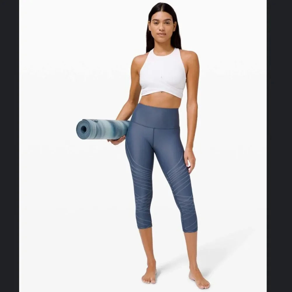 lululemon 4 Navy Cropped Leggings (b1)